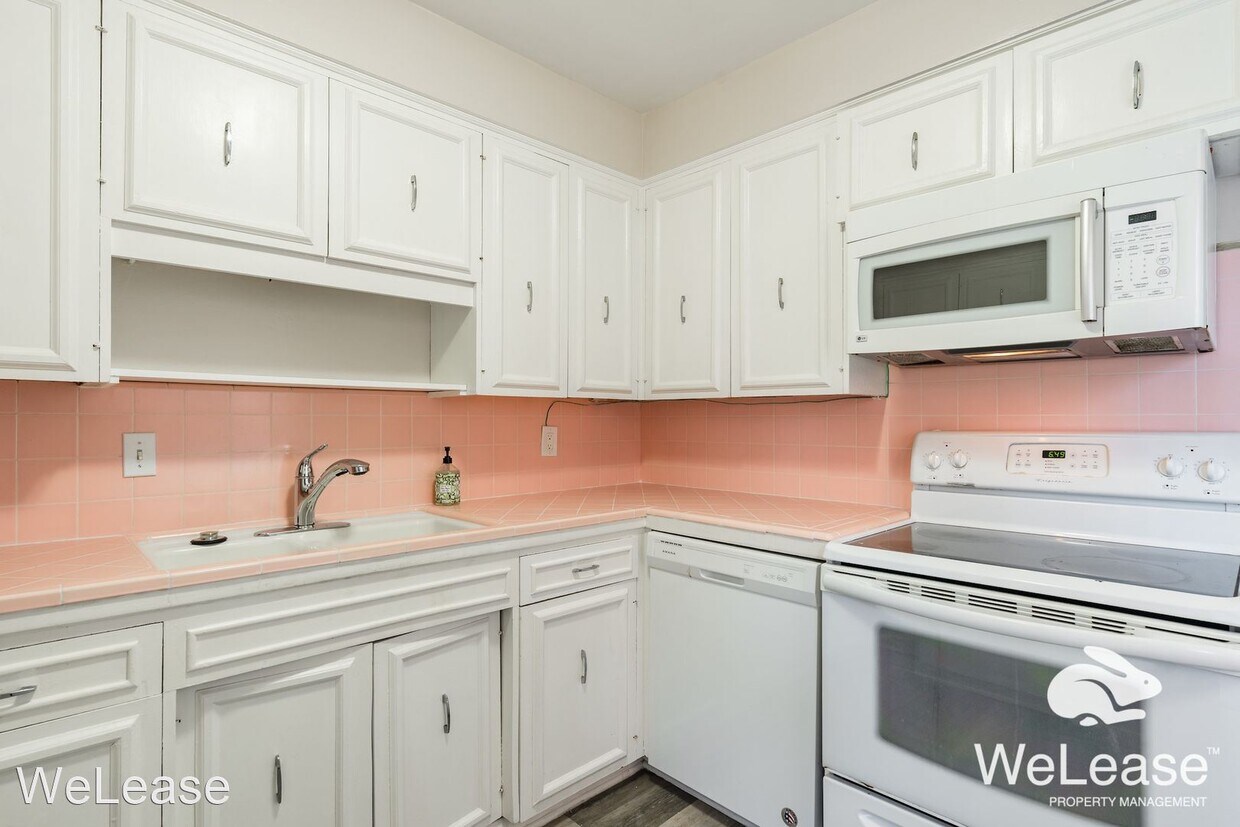 Primary Photo - 2 br, 2 bath House - 5369 La Jolla Blvd #15