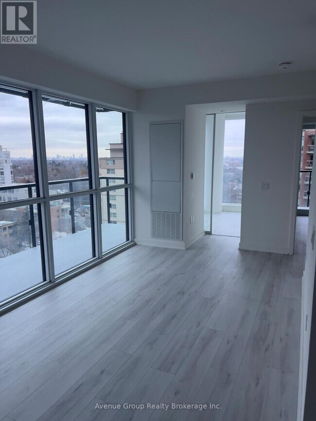 Photo du bâtiment - 120 Broadway Ave