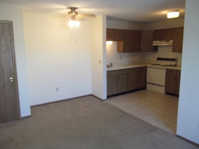 Foto del edificio - 664 E Cherry St