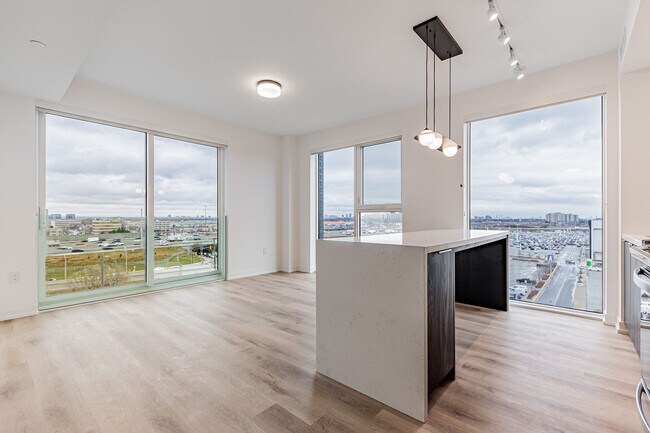 Photo du bâtiment - 5 York Garden Wy