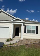 Building Photo - 102 Green Passage Ln