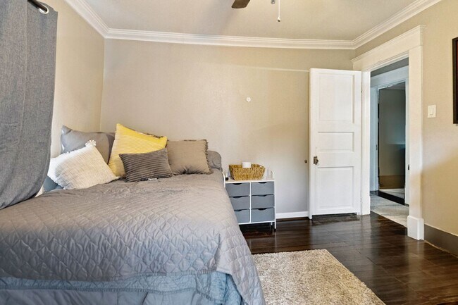 Foto del edificio - 825 Bates St SE
