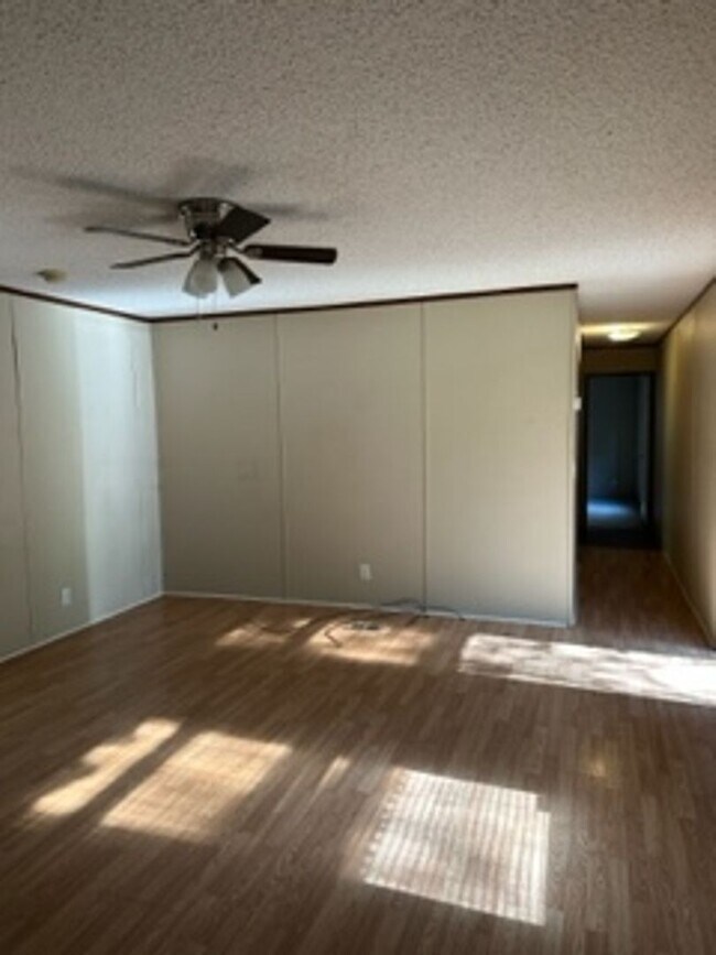 Foto del edificio - 6240 Possum Ridge Rd