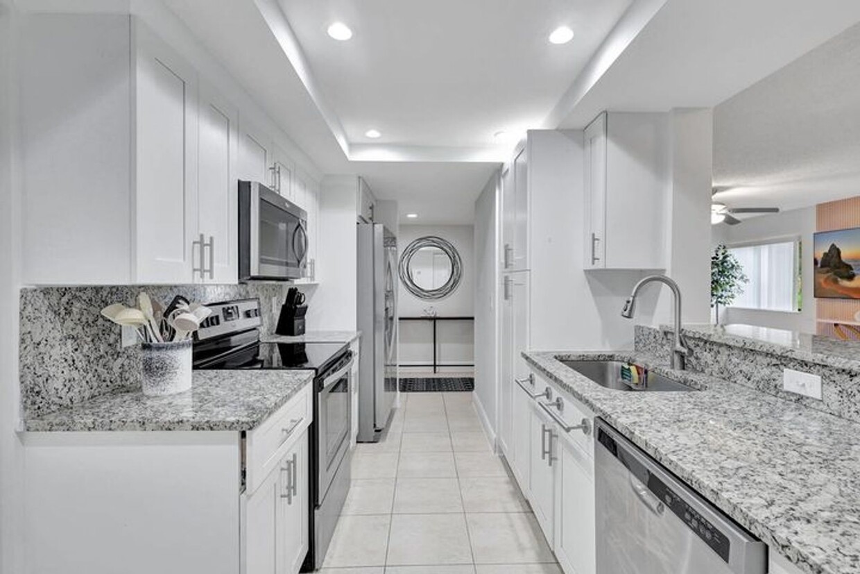 Foto principal - 12641 Westhampton Cir