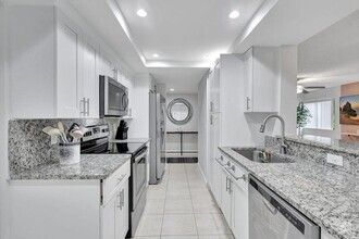 Building Photo - 12641 Westhampton Cir