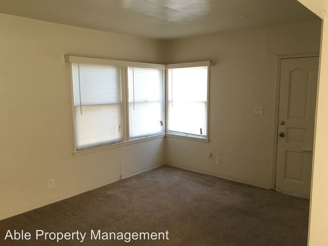 Building Photo - 2325 Chester Ln