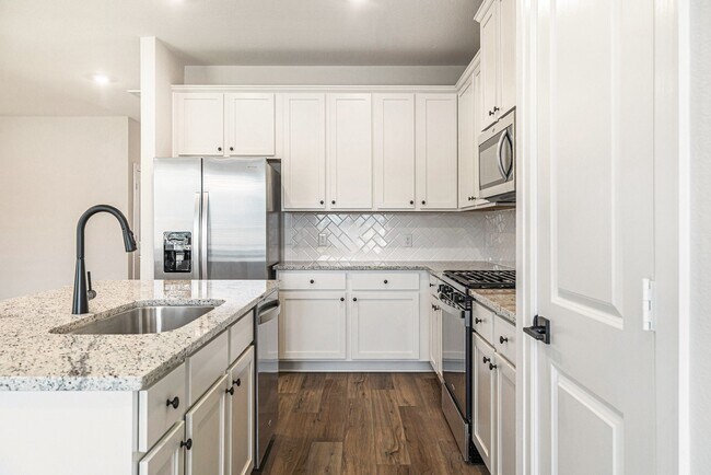 Foto del edificio - 6107 White Spruce Dr