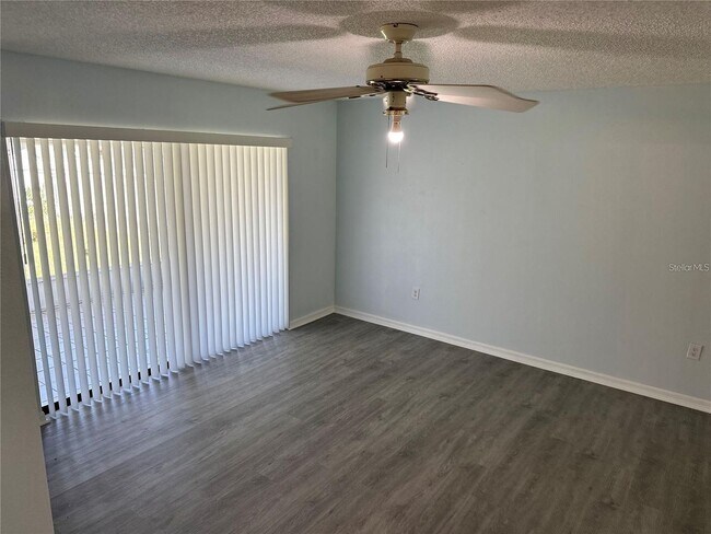 Foto del edificio - 5 Bedroom Home in Poinciana