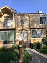 Building Photo - 21 Front Row Ln