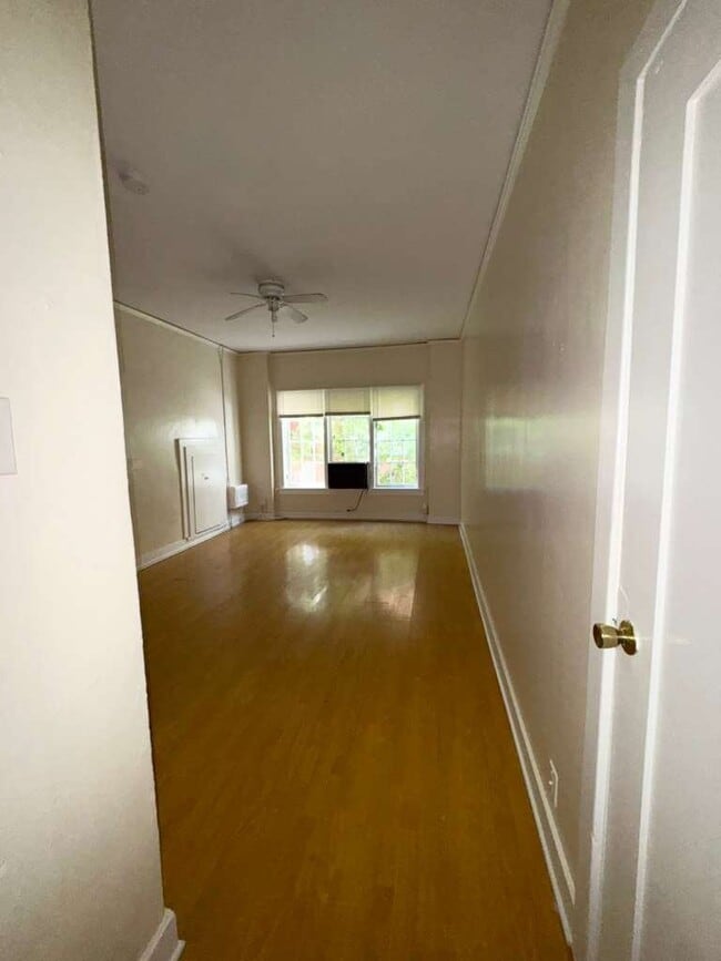 Building Photo - 1825 Ivar Ave