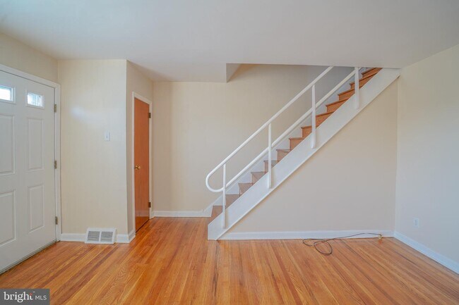 Building Photo - 3320 Welsh Rd