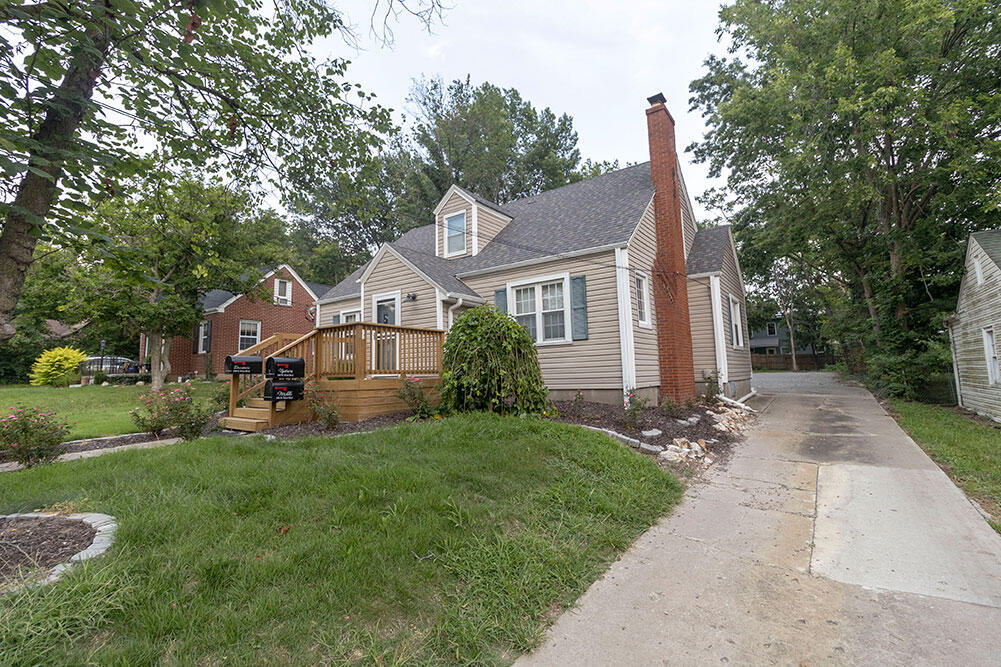 Primary Photo - 108 N West Blvd #Middle