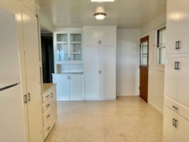 Foto del edificio - 4 Bedroom 2 Bath plus a bonus room