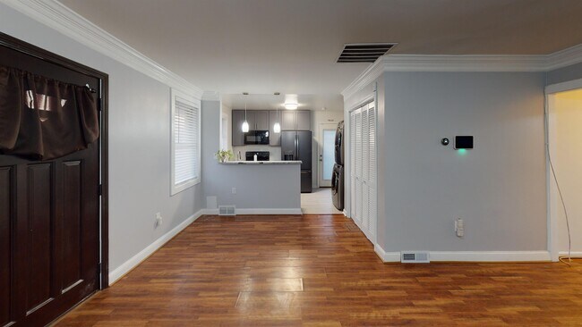 Foto del edificio - 7706 Bender Rd