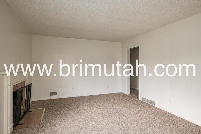 Building Photo - 2594 S 500 E