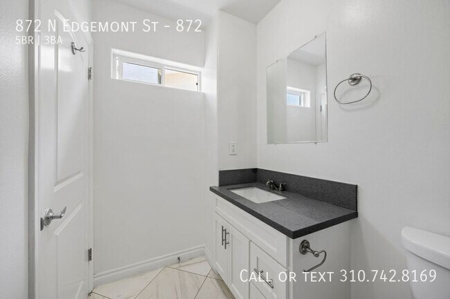 Building Photo - 872 N Edgemont St