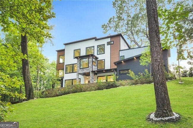 Building Photo - 1198 Milmar Dr NW