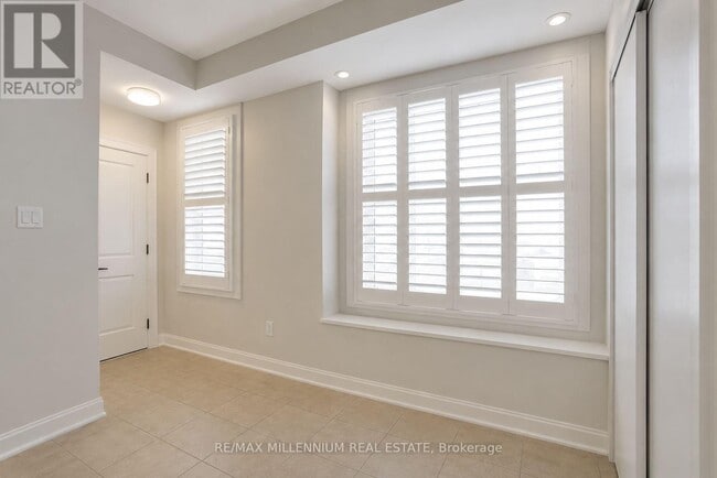 Building Photo - 256 Royal York Rd