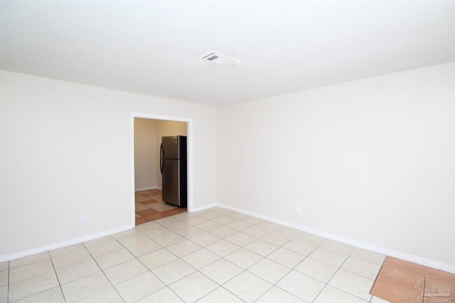 Building Photo - 10151 Guidy Ln