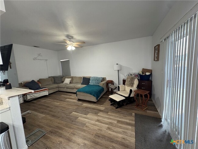 Building Photo - 1500 N Claremont Cir