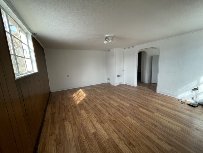 Foto del edificio - 2310 E 11th St
