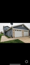 Building Photo - 574 Pointe Ct SW