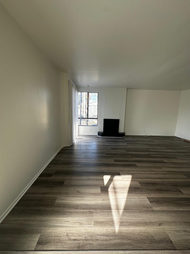 Foto del edificio - 4343 Whitsett Ave