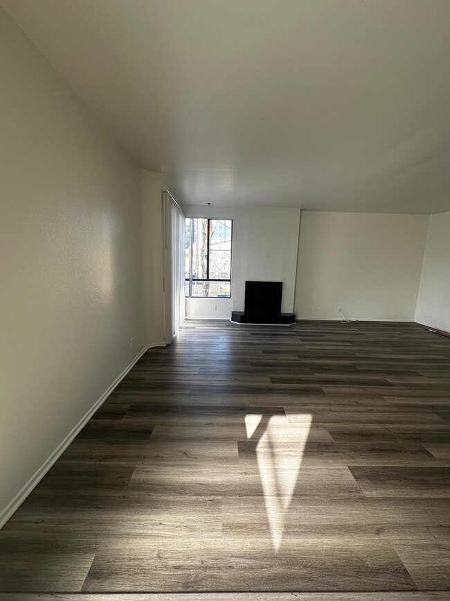 Building Photo - 4343 Whitsett Ave