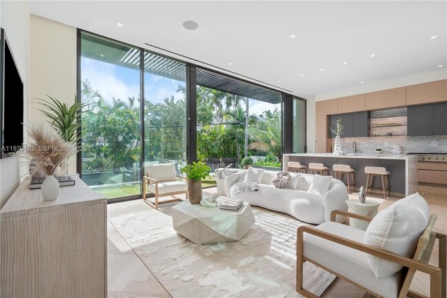 Foto del edificio - 536 W 51st St