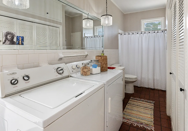 Building Photo - 4 Bed 4 Bath