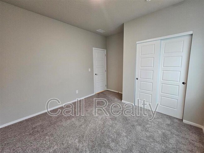 Foto del edificio - 3236 N McKinnon Rd