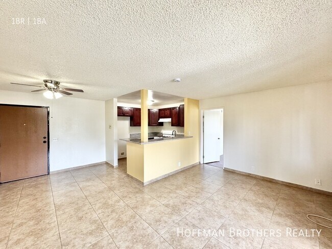 Foto del edificio - 15040 Vanowen St