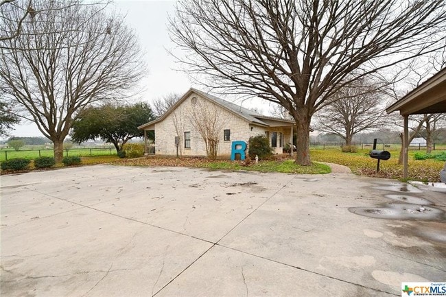 Building Photo - 624 Krueger Canyon
