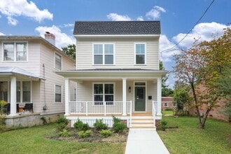 Building Photo - 504 1/2 Cheatwood Ave