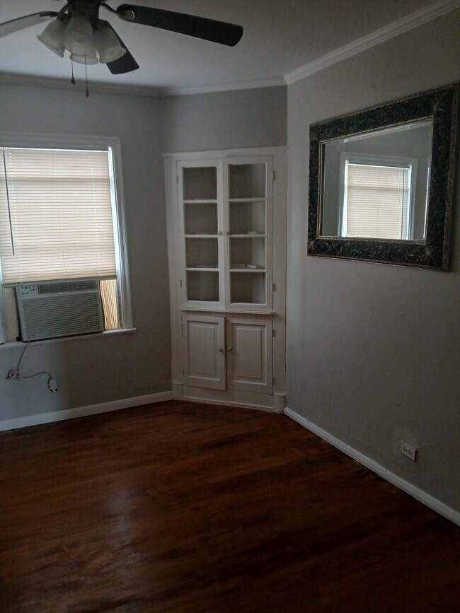 Building Photo - 254 Rosebud Ave
