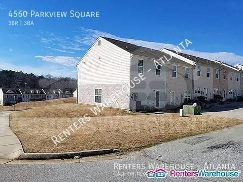 Building Photo - Spacious 3 Bedroom End-Unit Townhome