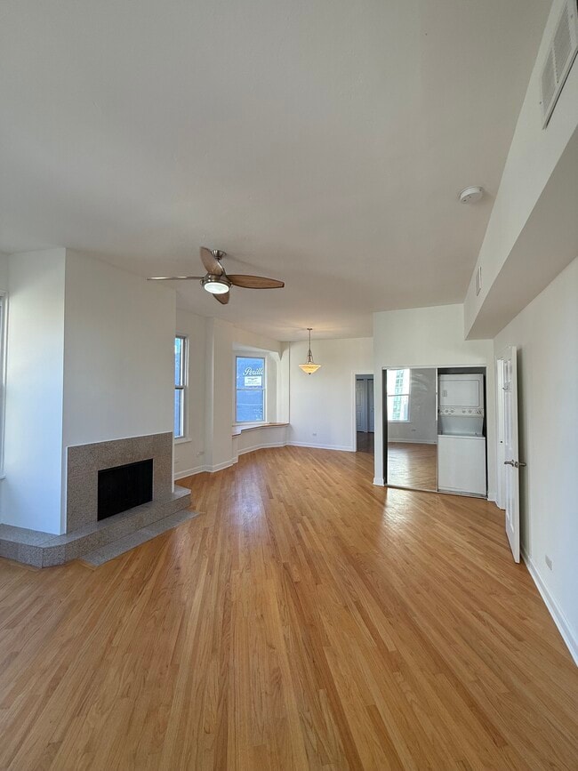 Building Photo - 127 Maple Ave