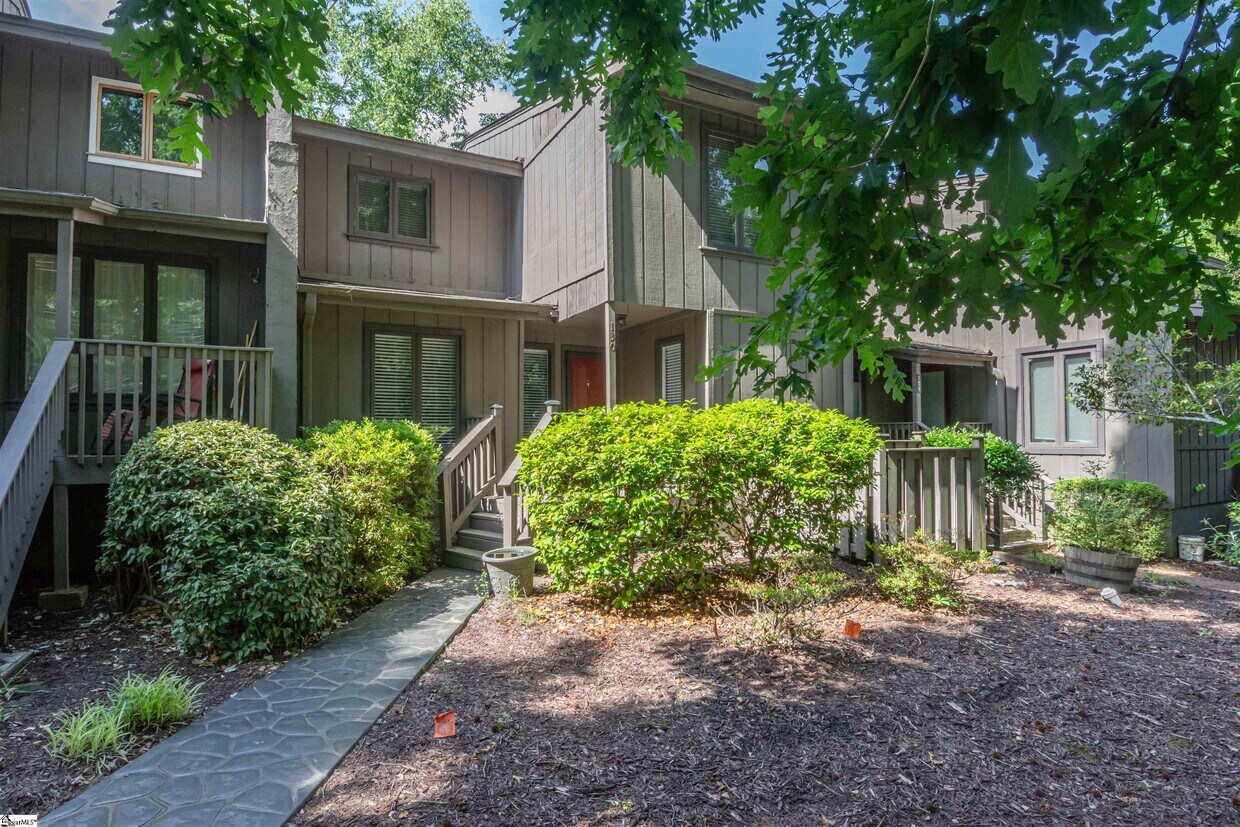 Primary Photo - 130 Inglewood Way