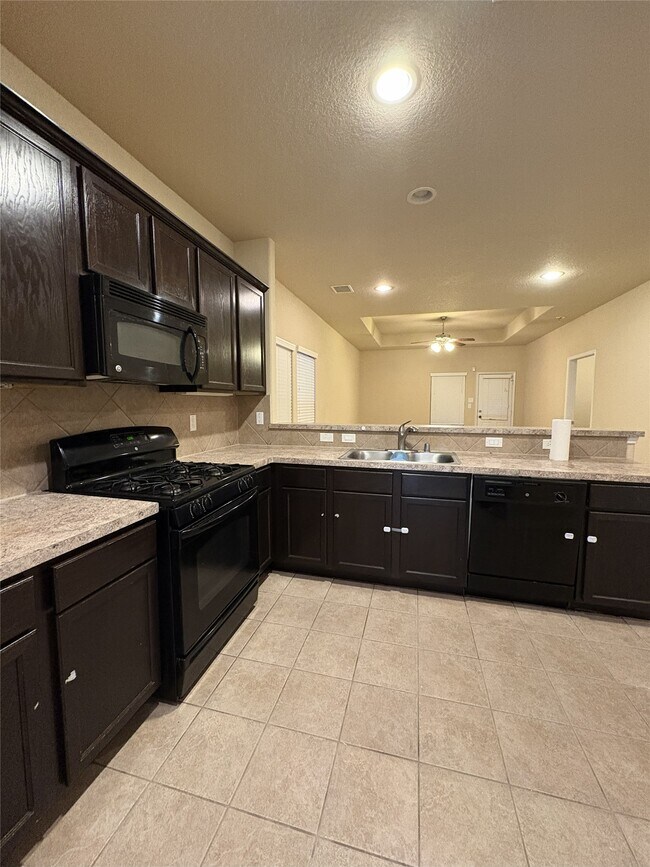 Foto del edificio - 18412 Sunrise Oaks Ct