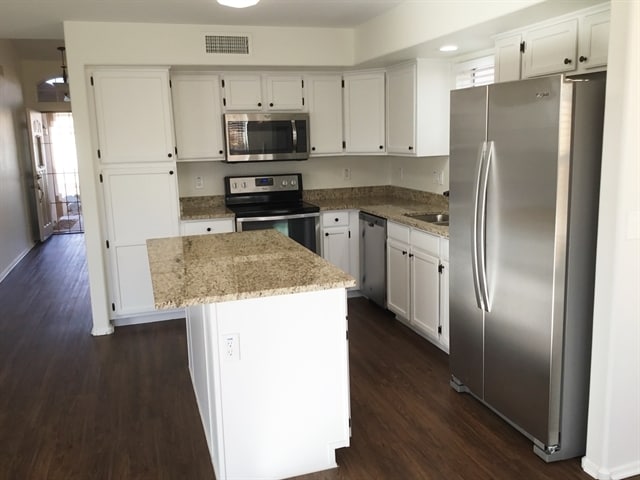 Building Photo - 15439 S 45th St