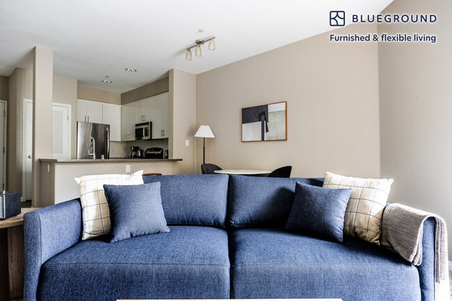 Building Photo - 25 S Oak Knoll Ave