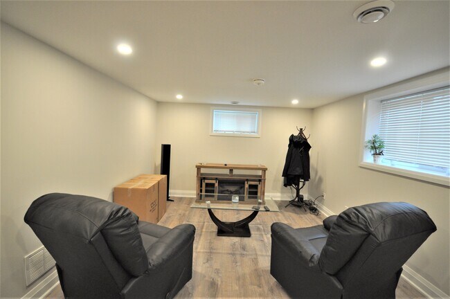 Photo du bâtiment - 42 Newton St