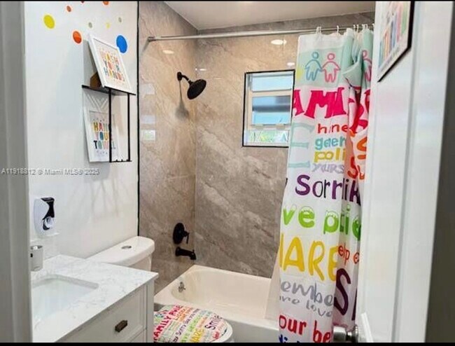 Foto del edificio - 7523 SW 7th Pl