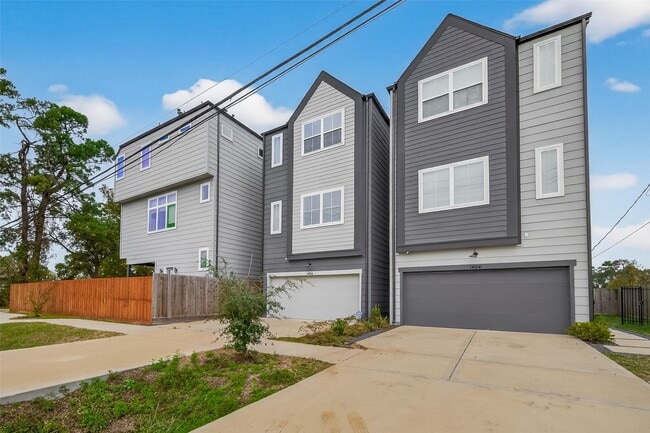 Building Photo - 1406 Mansfield St