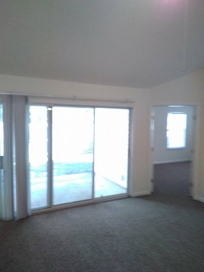 Foto del edificio - Callaway 3 bedroom 2 bath duplex