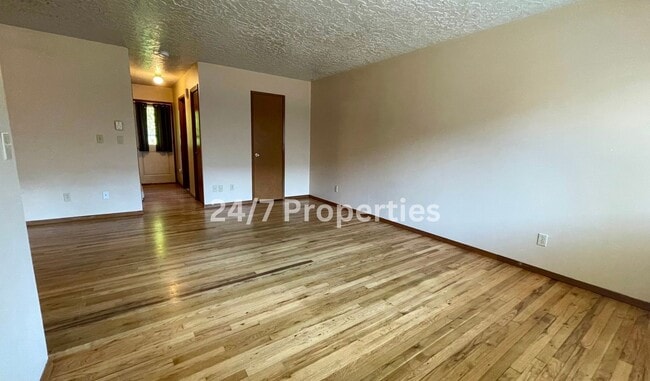 Photo - 1BD I 1BA Apartment - Downtown Sellwood