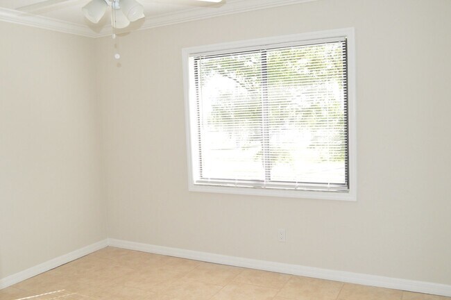 Foto del edificio - 26560 Southern Pines Dr