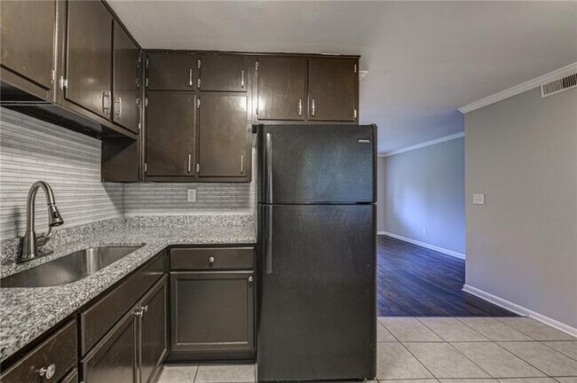 Foto del edificio - 3551 Glenwood Rd