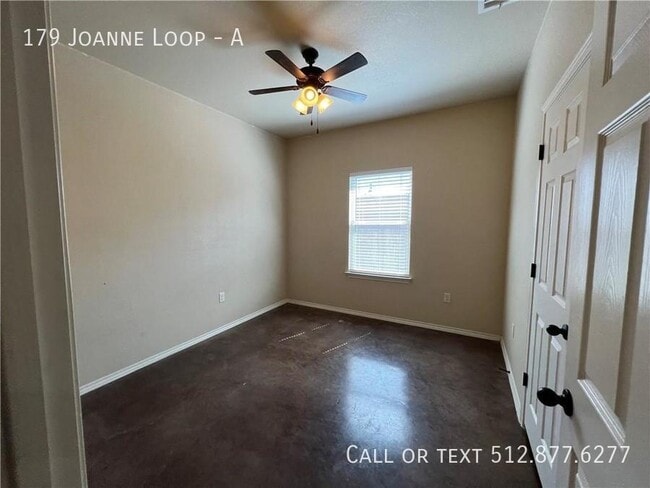 Foto del edificio - 179 Joanne Lp