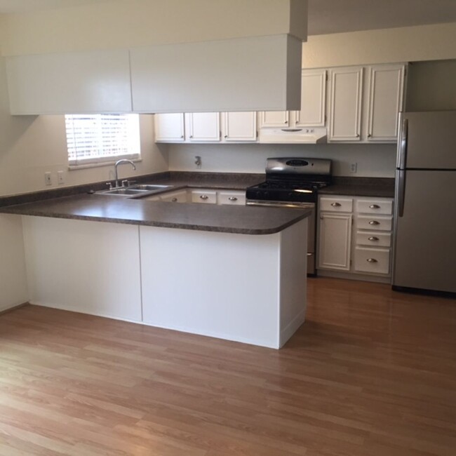 Foto del edificio - Large 2 bed/2.5 bath near 6th & Union